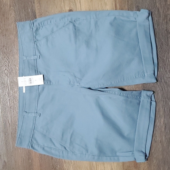 Loft NWT blue grey Chino shorts cuffed - Picture 1 of 6